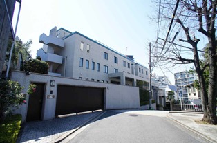 Nishiazabu Manor House