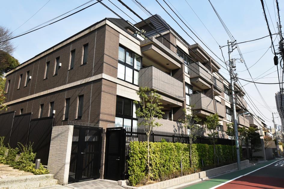 Park Nade Motoazabu Luxury Apartment for Rent in Minatoku, Tokyo