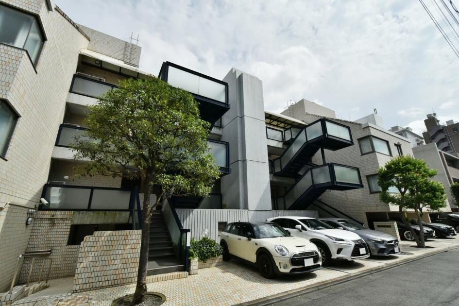 Garden Minami-aoyama - Luxury Apartment for Rent in Minato-ku
