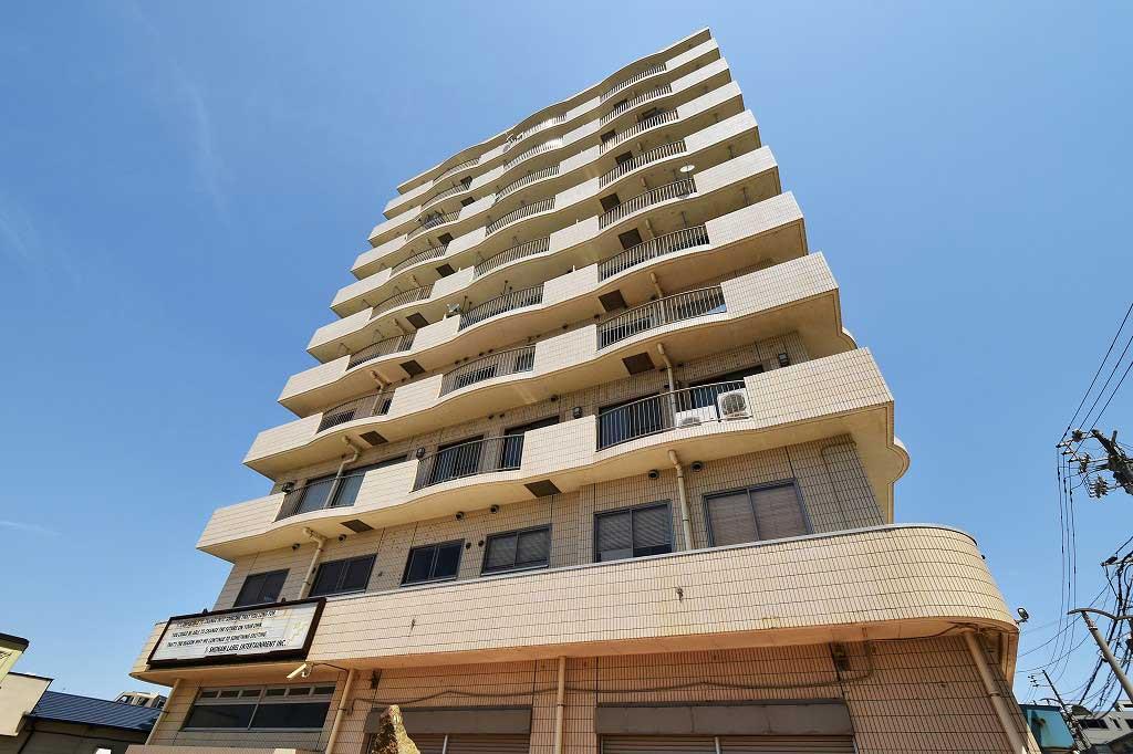 Lions Mansion Katase Enoshima. Luxury Apartment for Rent in Fujisawa