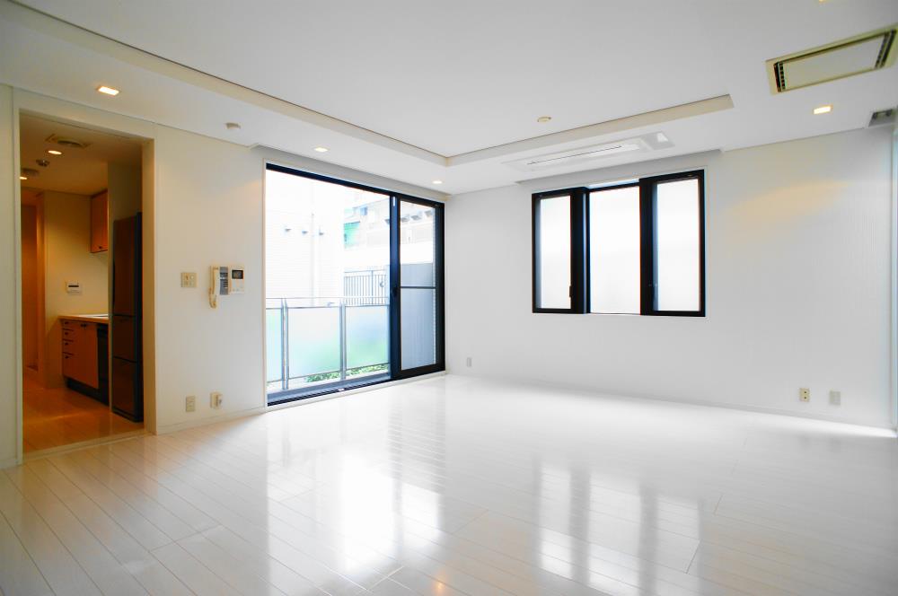 Maison dor Blanc Luxury Apartment for Rent in Minatoku, Tokyo