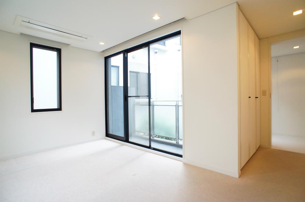 Maison dor Blanc Luxury Apartment for Rent in Minatoku, Tokyo