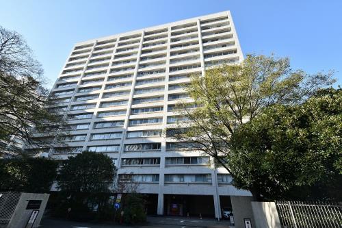 Exterior of Hiroo Towers