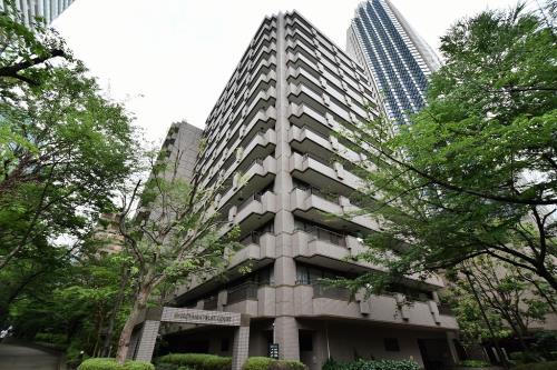 Exterior of Shiroyama Trust Court