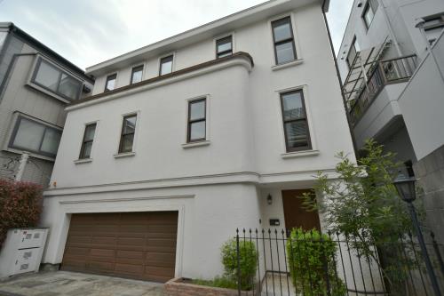 Exterior of Hiroo House