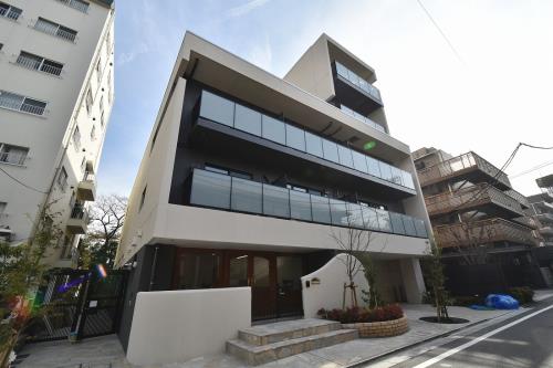 Exterior of Canaluce