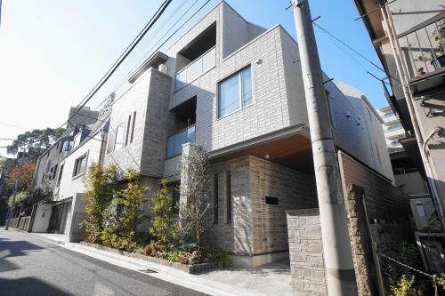 Exterior of Barone Nishiazabu