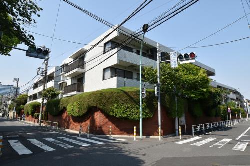 Exterior of Lions Mansion Hachiyama