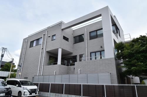 Exterior of Shoto I House