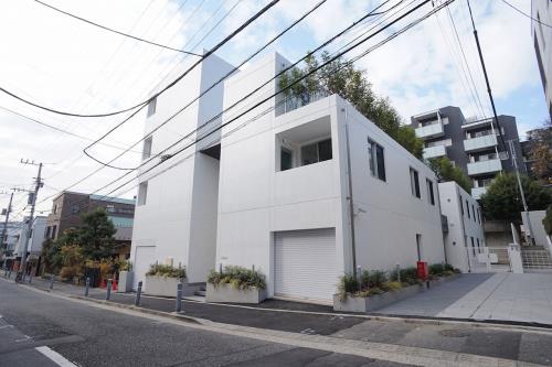 Exterior of CUBES Shirokanedai