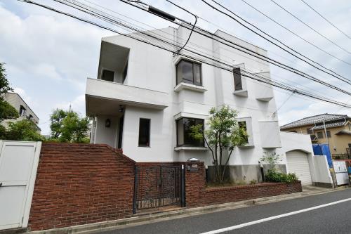 Exterior of Kami-yoga House