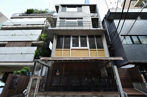 Exterior of M's Garden Nishi-shinjuku
