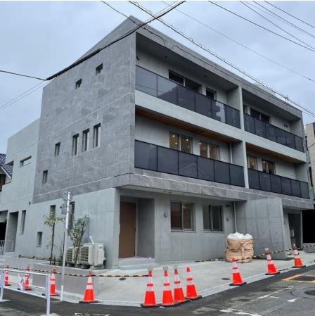 Exterior of Felice Shoto