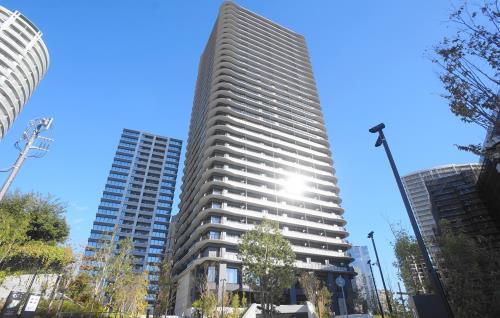 Exterior of Proud Tower Meguro MARC