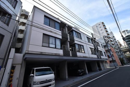 Exterior of Nouvel Court Azabu