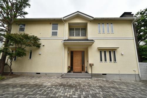 Exterior of Azabu Wistaria East