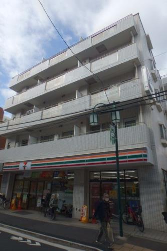 Exterior of Corpo Yoyogiuehara