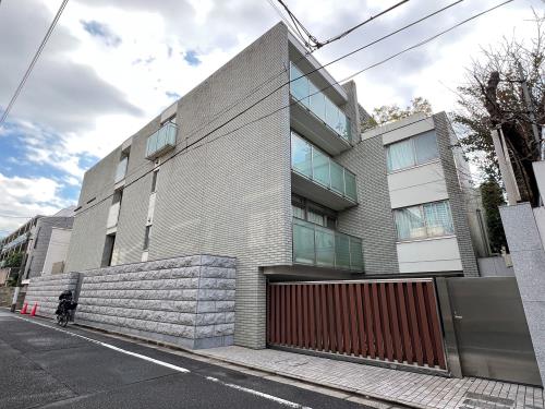 Exterior of Grass Green Shoto