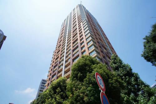 Exterior of Aoyama Park Tower