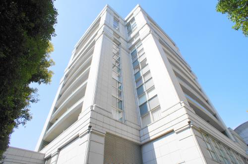 Exterior of Palacio Aoyama