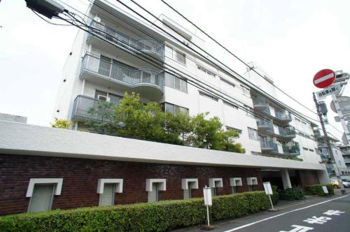 Exterior of Minami-Aoyama Apartments