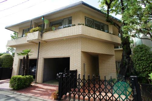 Exterior of Compound Kamiyama