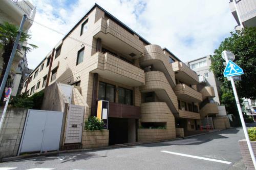 Exterior of Kemy Court