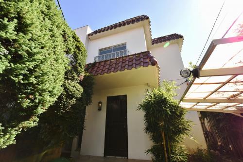 Exterior of Motoazabu H House