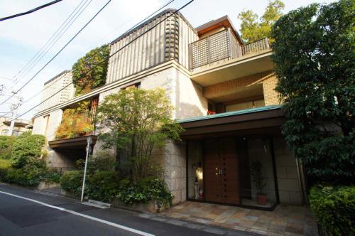 Exterior of Maralunga Uehara