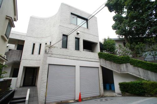 Exterior of Palais Royal Meguro