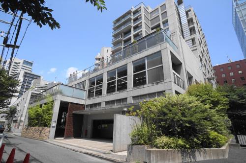 Exterior of Qiz Hiroo
