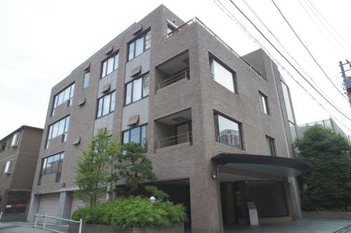 Exterior of Azabukan