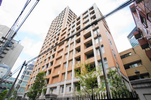 Exterior of Famile Shinjuku Grand Suite Tower