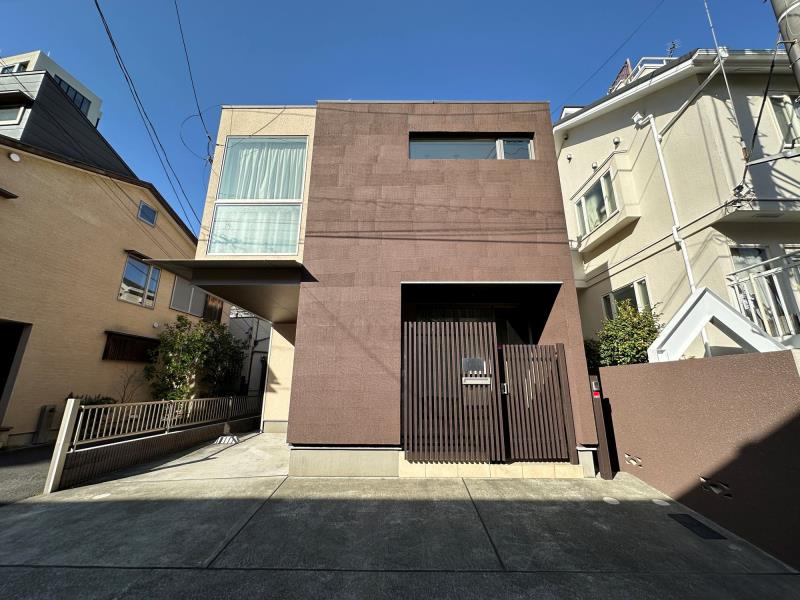 Hiroo W House