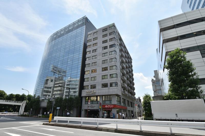 Win Minami-aoyama