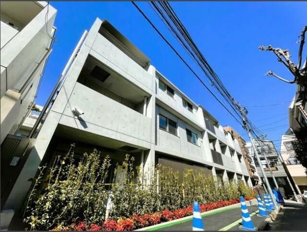 HAYAKAWA COURT sun