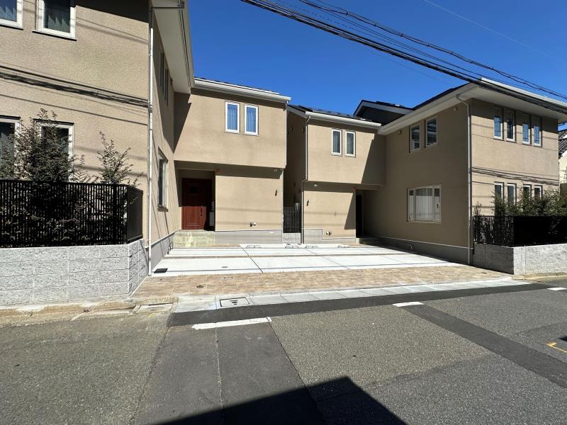 T-House C