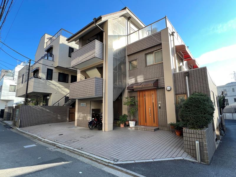 Yoshino House