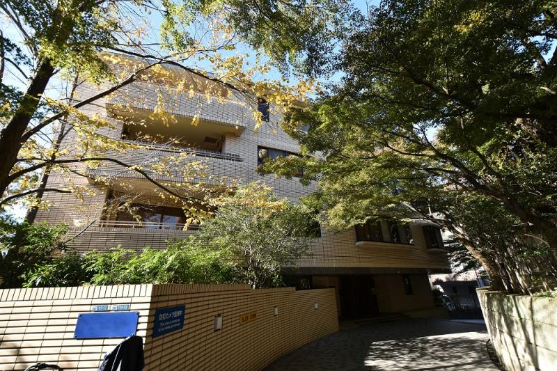 Exterior of Victoria Court EAST-4F