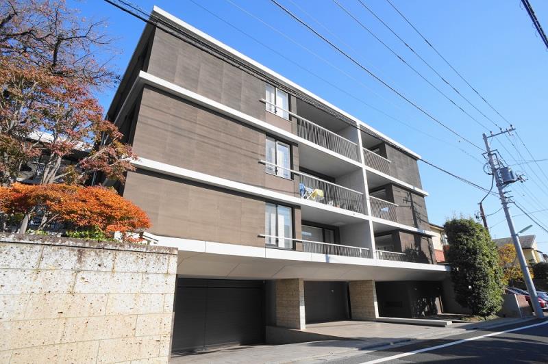 代沢レジデンス 1F の外観写真
