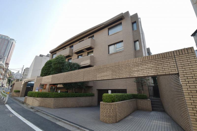Exterior of Famiglia Nishiazabu 2F