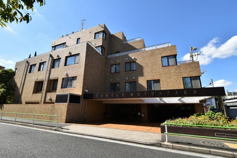Exterior of Castle Motoazabu 2F