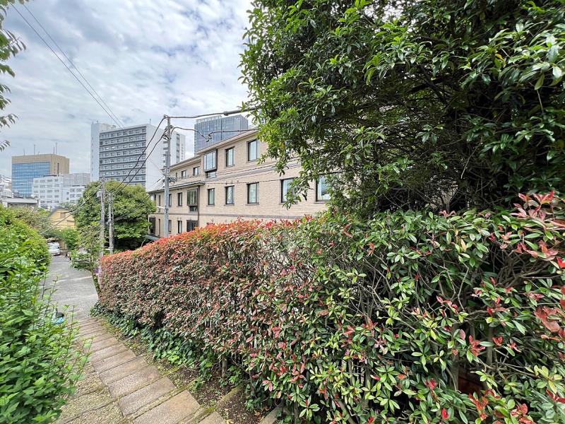 Exterior of The Oak Hills 3F