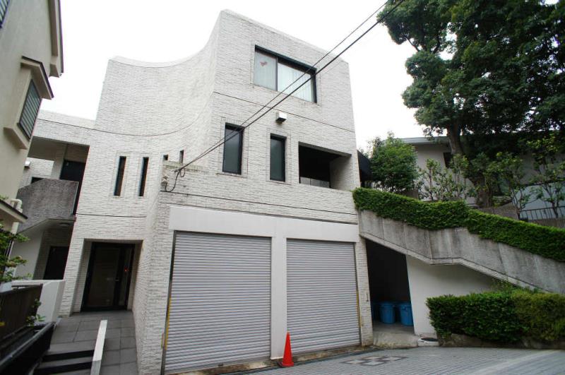 Exterior of Palais Royal Meguro 2F