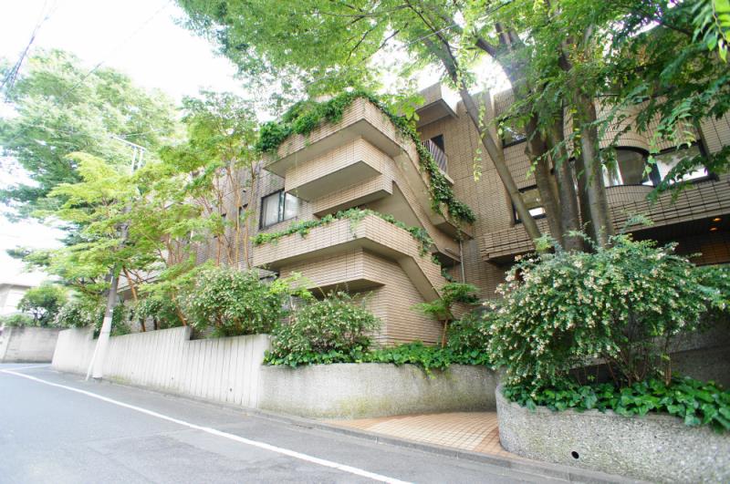 アパートメント稲木 1F の外観写真