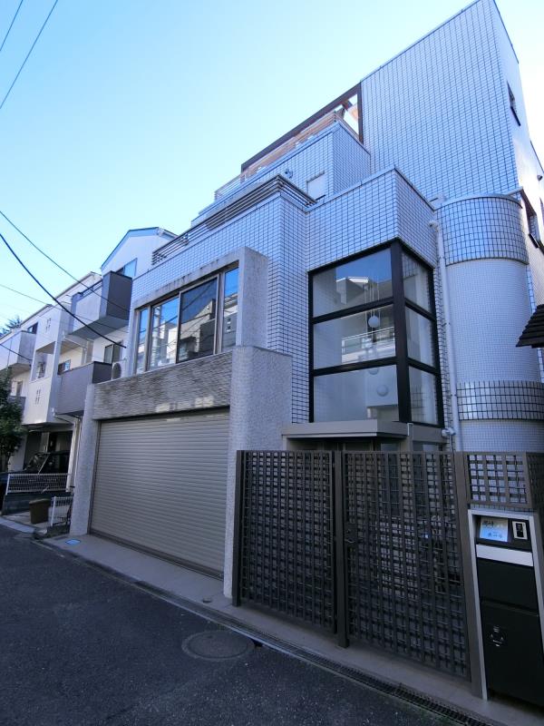 Exterior of Komazawa 5-chome House