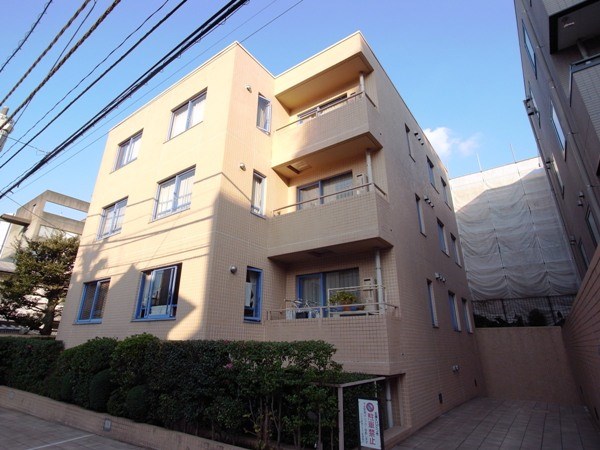 Exterior of Apika Harajuku Sedu