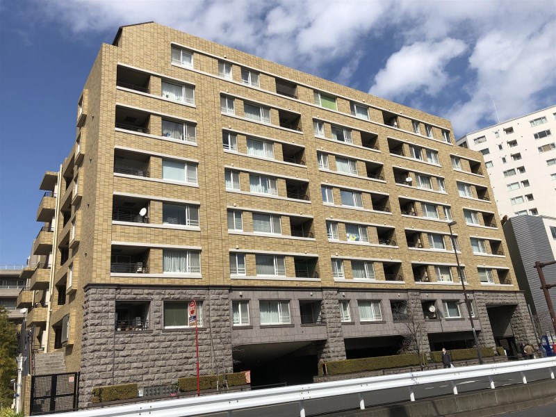 Exterior of レジオン白金クロス