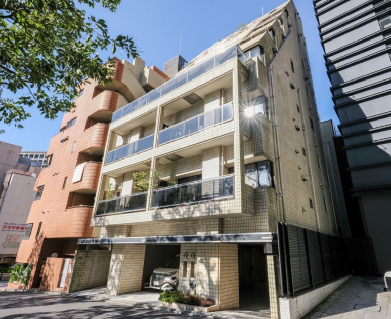 Grand Maison Akasaka Condominium for Sale in Tokyo PLAZA HOMES