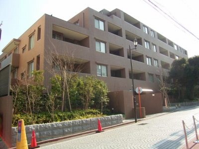 Exterior of ライオンズガーデン四谷津の守坂